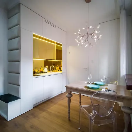 Apartment Numer 6 *