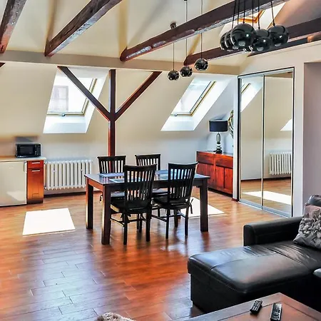 Numer 6 Apartment