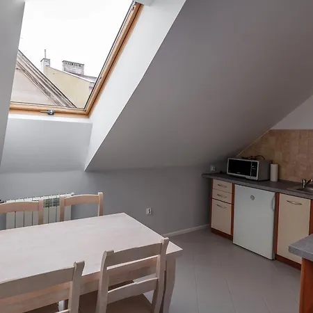 Numer 6 Apartment