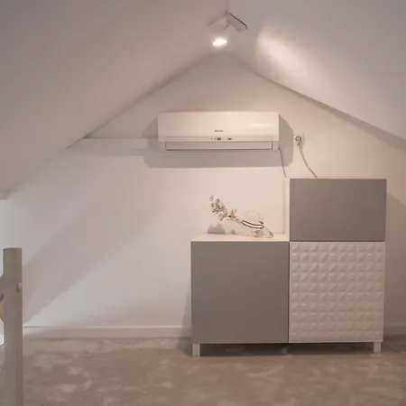 Numer 6 Apartment *