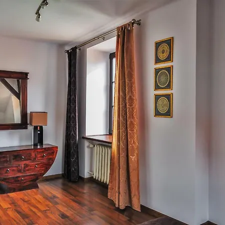 Numer 6 Apartment